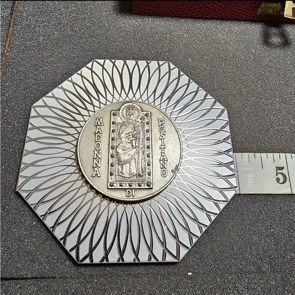 Vintage Madonna Di Potisano 200 Year Anniversary Silver Tone Medal With Display - Picture 5 of 6